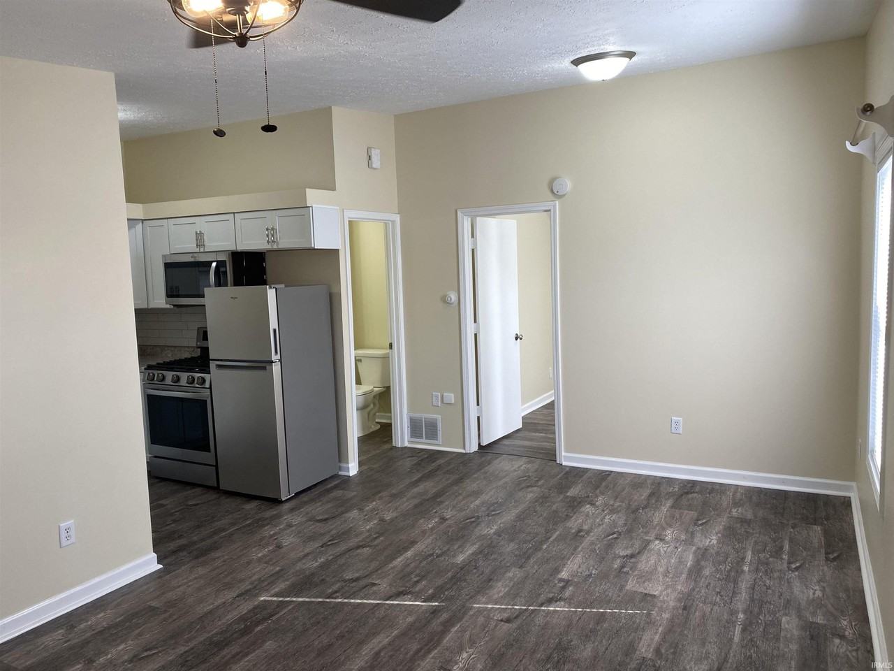 1220 S Curry Pike #B - Photo 3 of 7