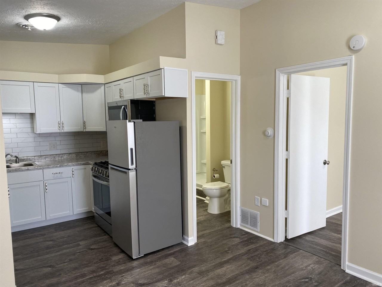 1220 S Curry Pike #B - Photo 7 of 7