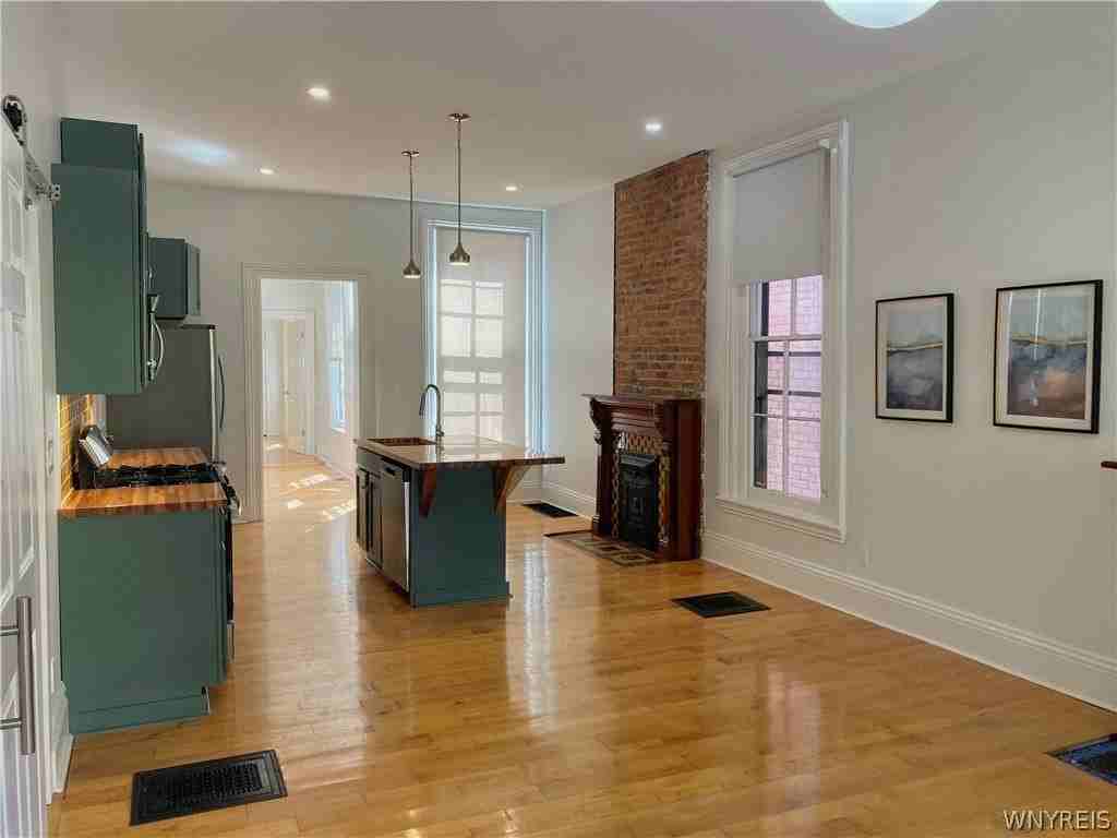 58 Tracy St #1 - Photo 3 of 15