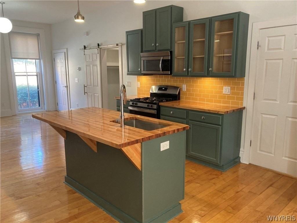 58 Tracy St #1 - Photo 5 of 15