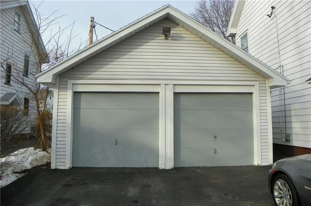 1067 N Winton Rd - Photo 3 of 9