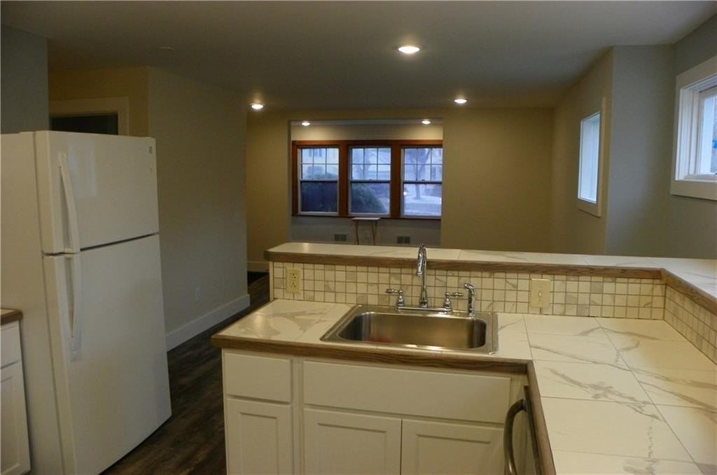 1067 N Winton Rd - Photo 6 of 9