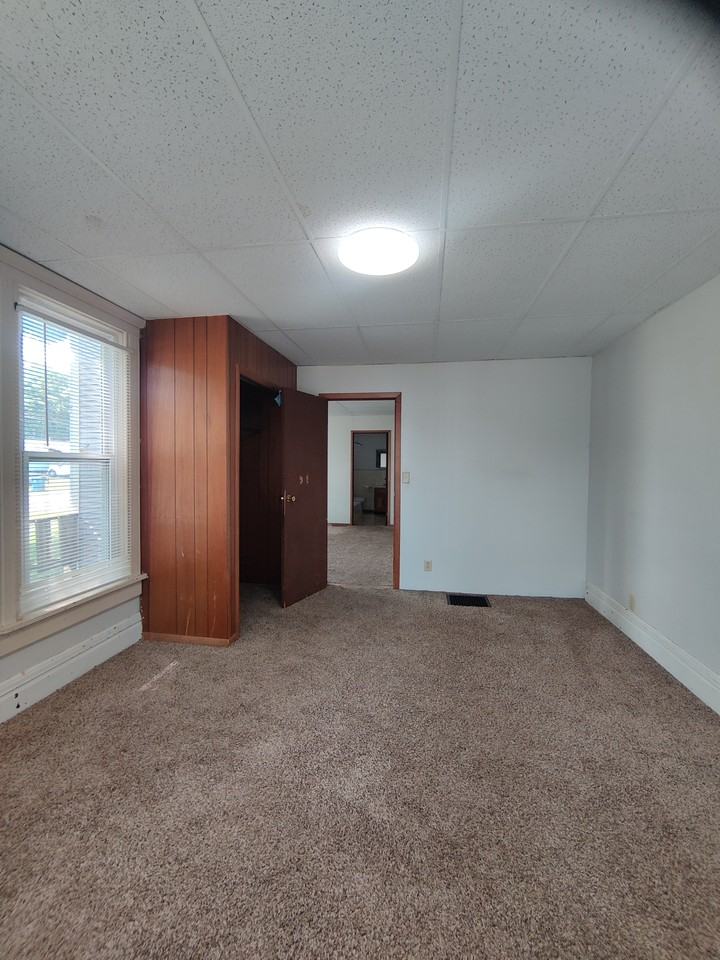 220 W Union St #1 - Photo 4 of 11
