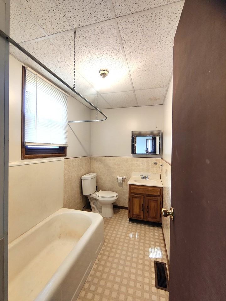 220 W Union St #1 - Photo 5 of 11