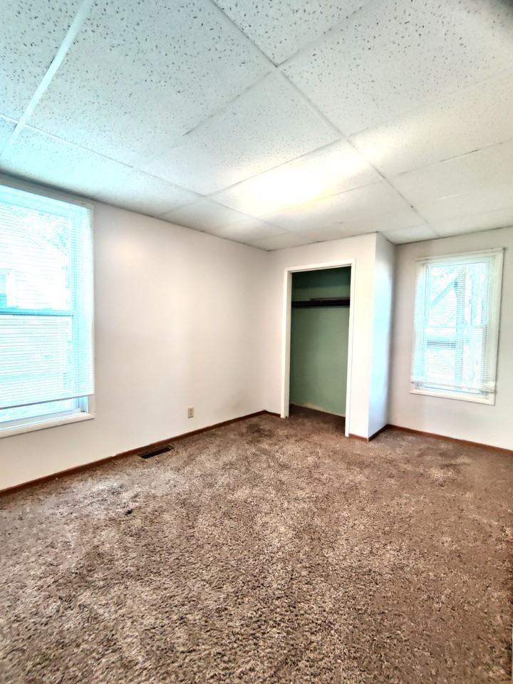220 W Union St #1 - Photo 7 of 11