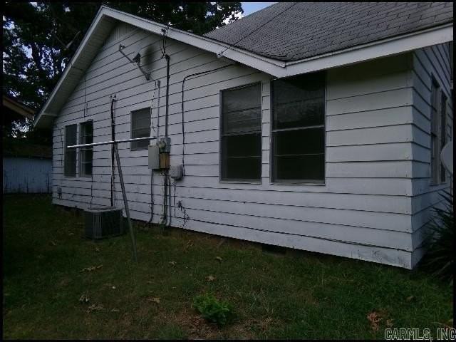 2021 N Poplar St - Photo 3 of 21