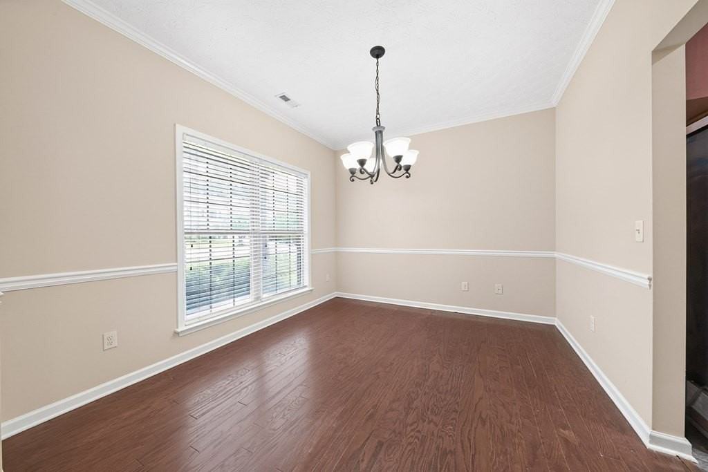 2 Lincolnshire Ln - Photo 3 of 36