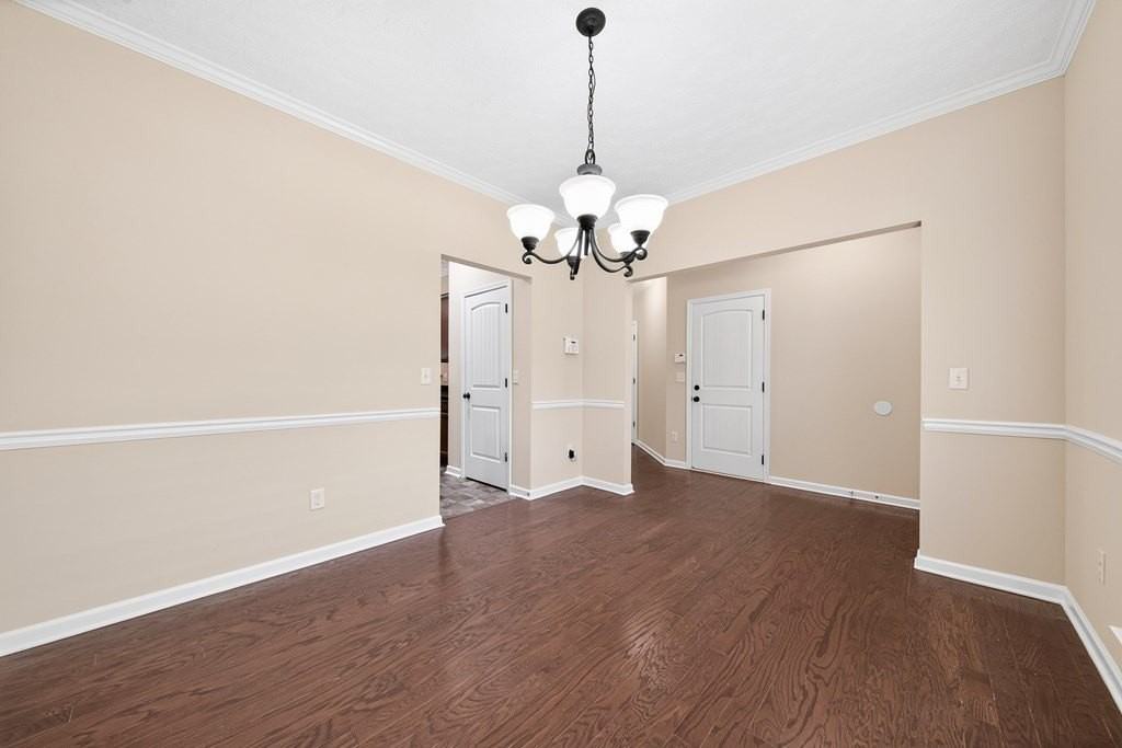 2 Lincolnshire Ln - Photo 4 of 36