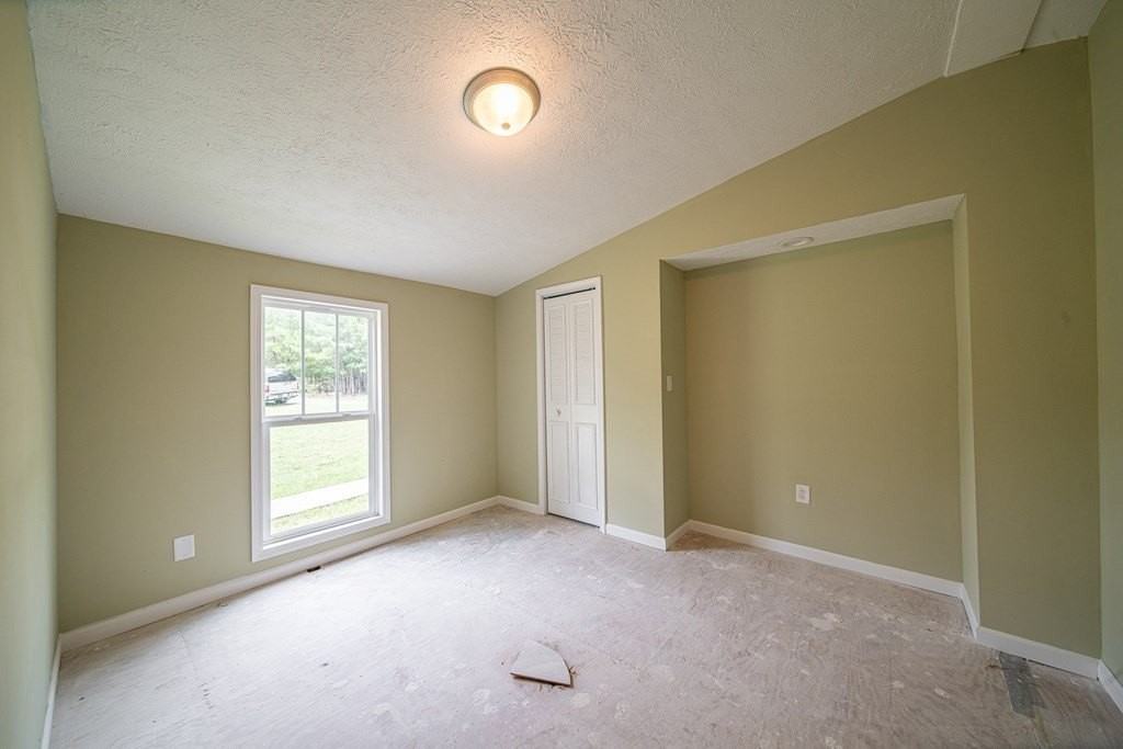 70 Shephard Dr - Photo 7 of 33