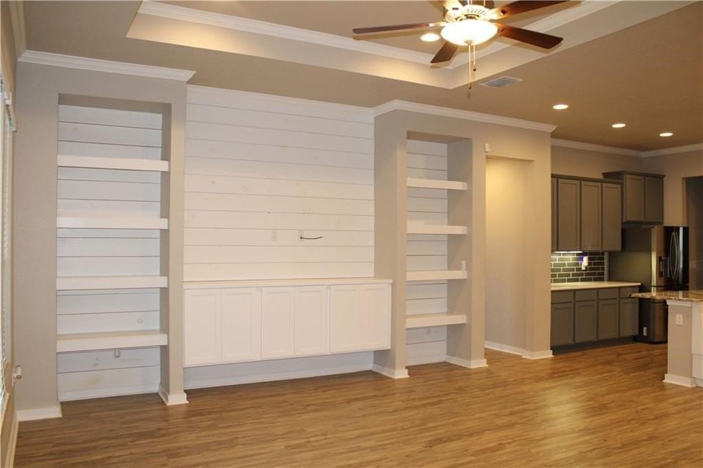 8026 Ventoso St - Photo 3 of 11