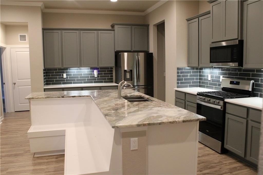 8026 Ventoso St - Photo 5 of 11