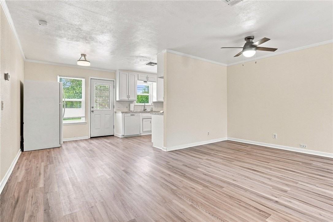 126 N Janin Cir - Photo 7 of 26