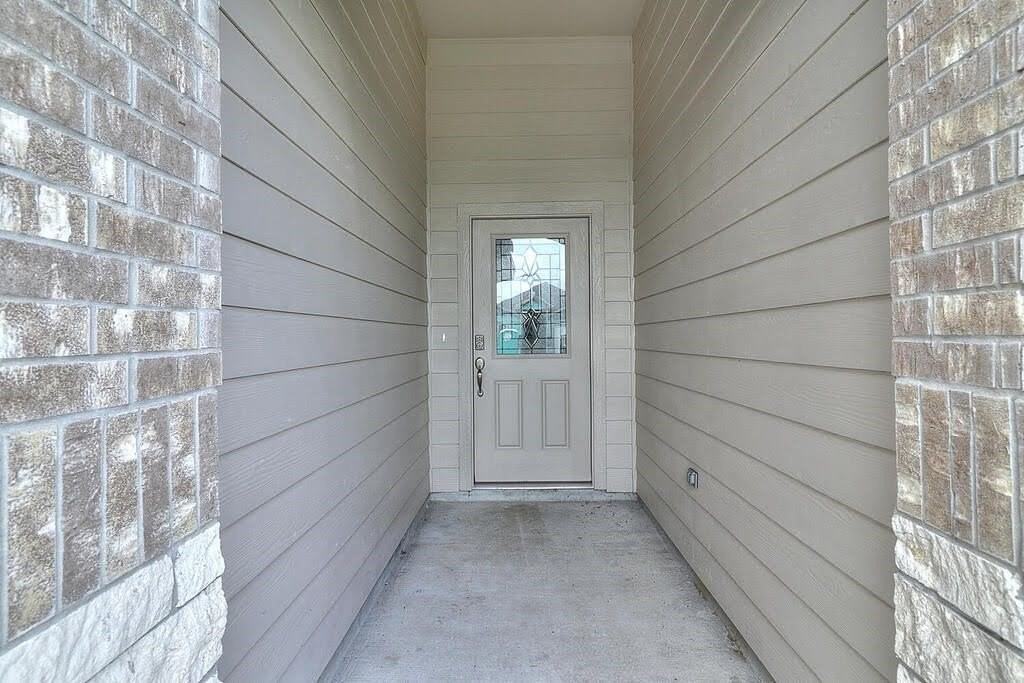 1269 Carnaby St - Photo 2 of 40