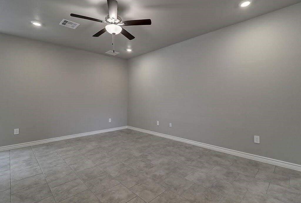 1269 Carnaby St - Photo 5 of 40