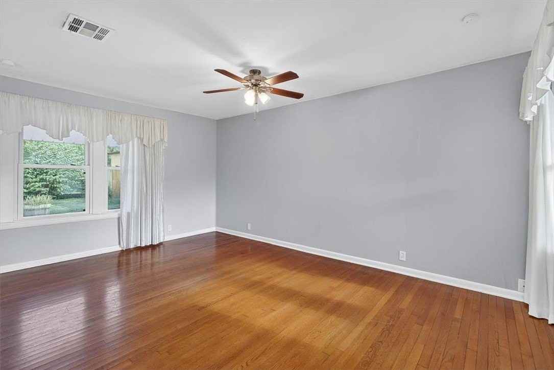 4637 Calvin Dr - Photo 3 of 40