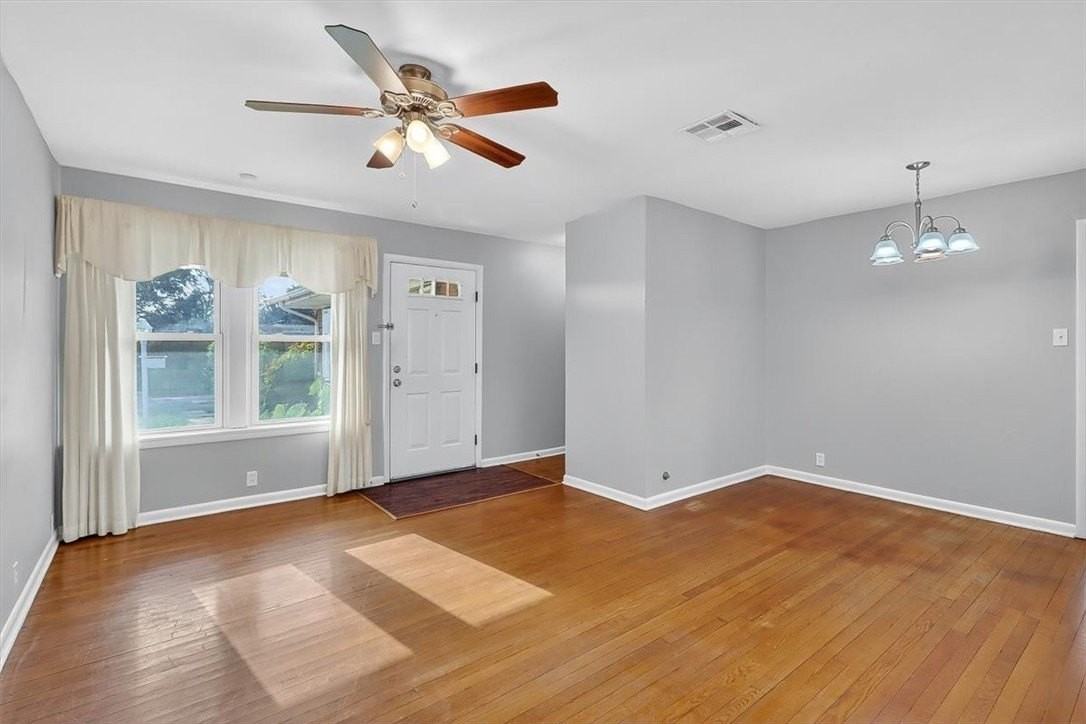 4637 Calvin Dr - Photo 4 of 40
