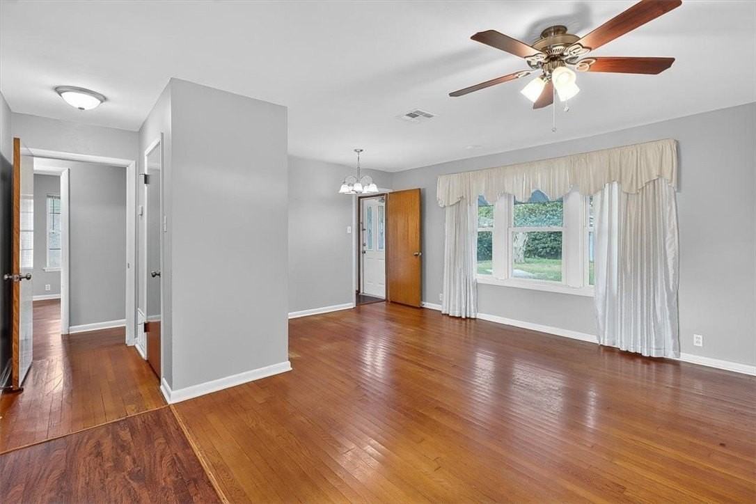 4637 Calvin Dr - Photo 5 of 40