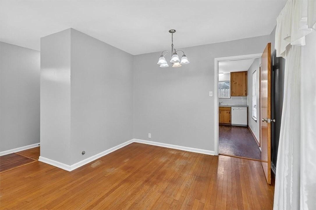 4637 Calvin Dr - Photo 6 of 40