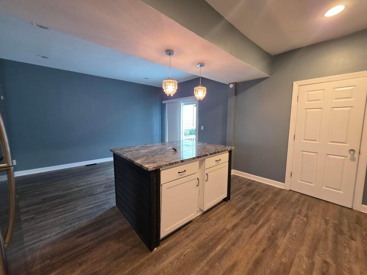 297 Johnson St - Photo 6 of 11