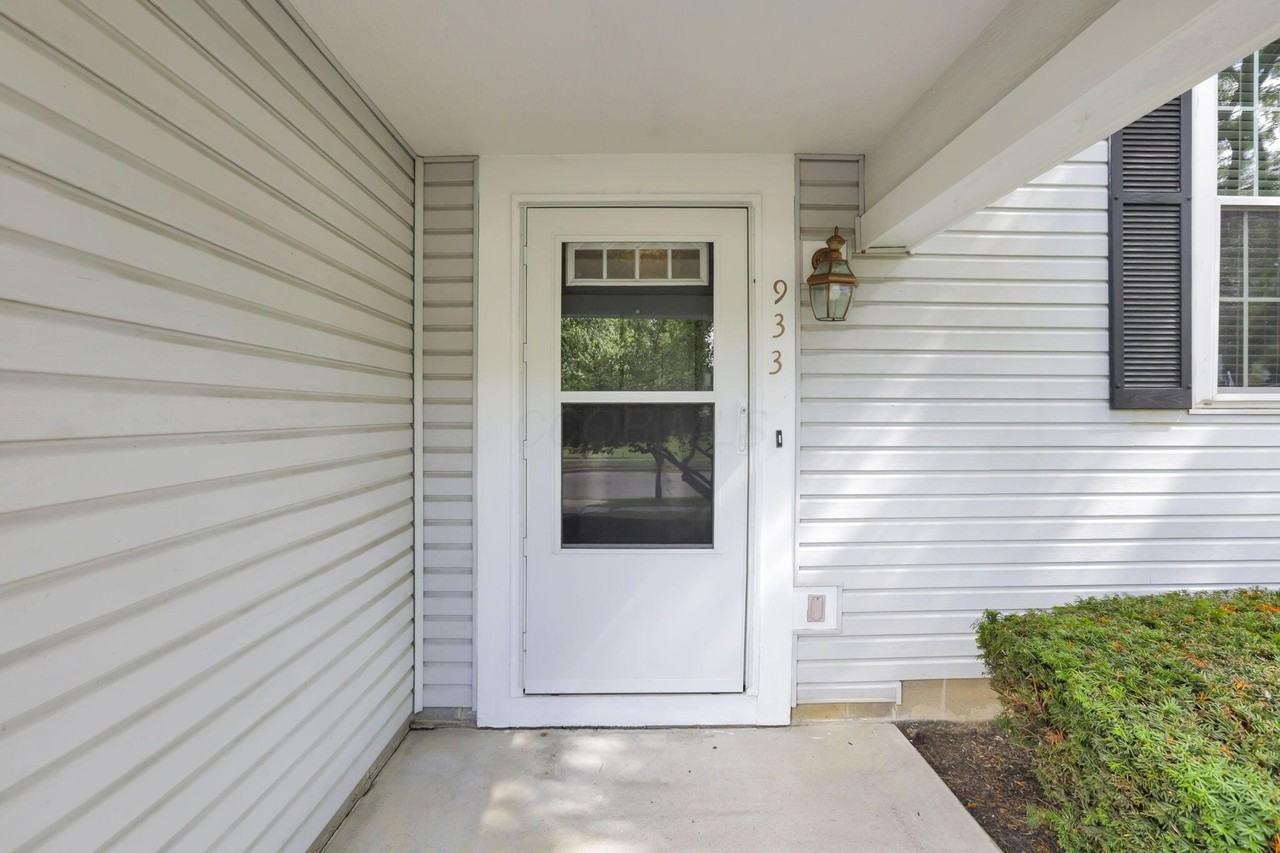 933 Briaro St - Photo 3 of 50