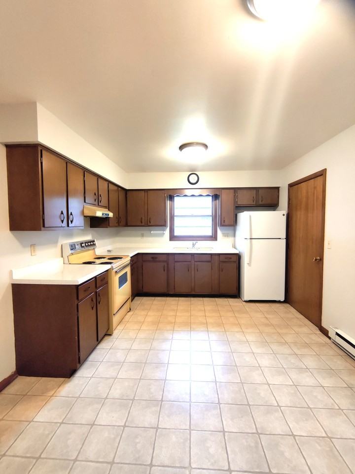 803 E 5th St #1 - Photo 4 of 12