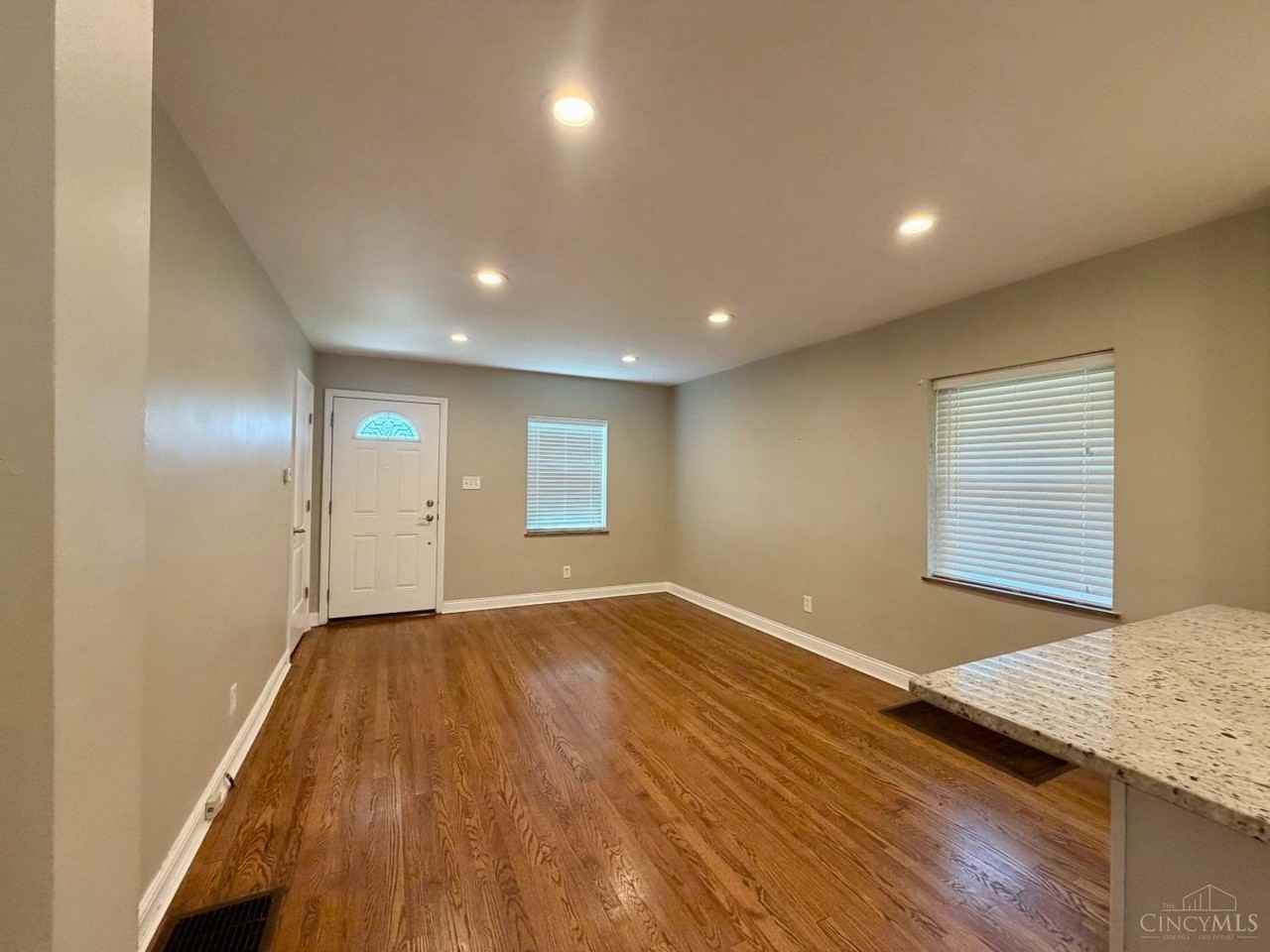 4624 Hunt Rd - Photo 2 of 13