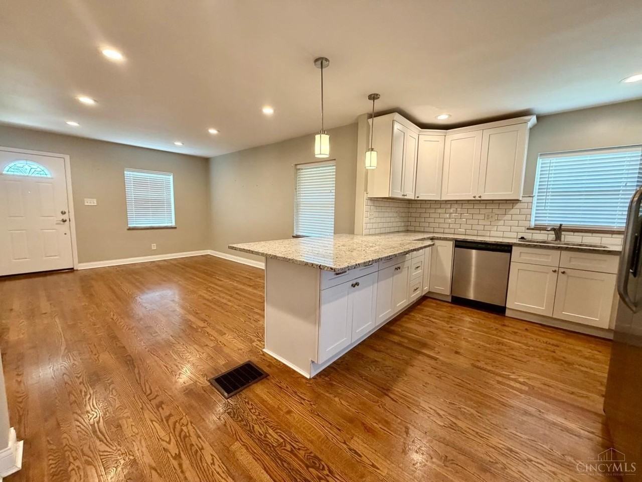 4624 Hunt Rd - Photo 3 of 13