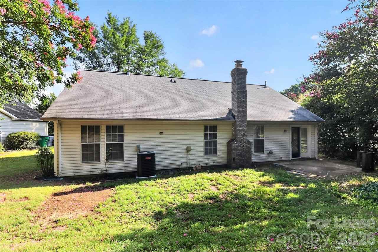 3411 Pondridge Ct - Photo 2 of 37