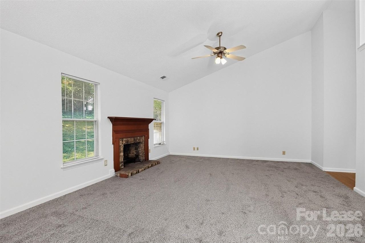 3411 Pondridge Ct - Photo 4 of 37
