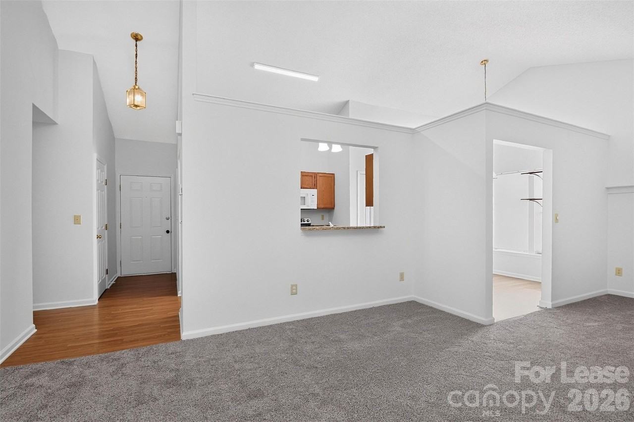 3411 Pondridge Ct - Photo 7 of 37