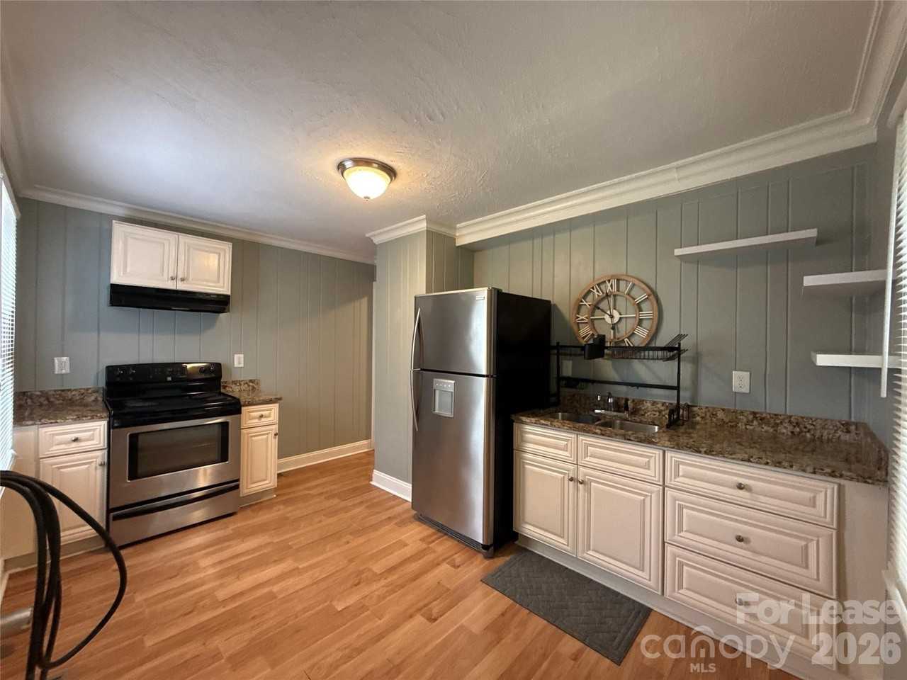 2660 Revolution Park Dr - Photo 3 of 11