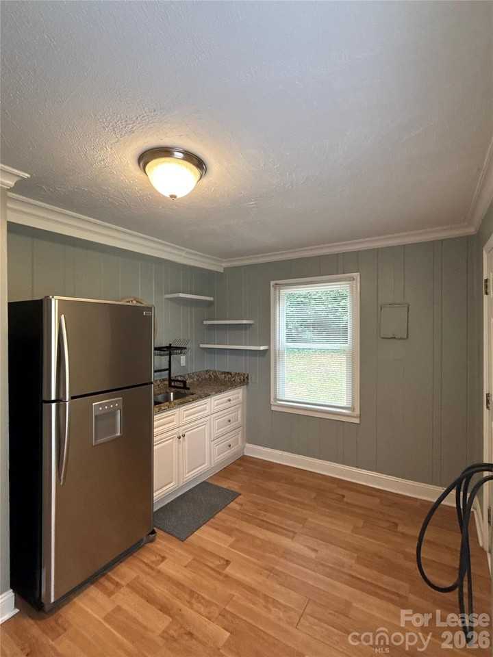 2660 Revolution Park Dr - Photo 4 of 11