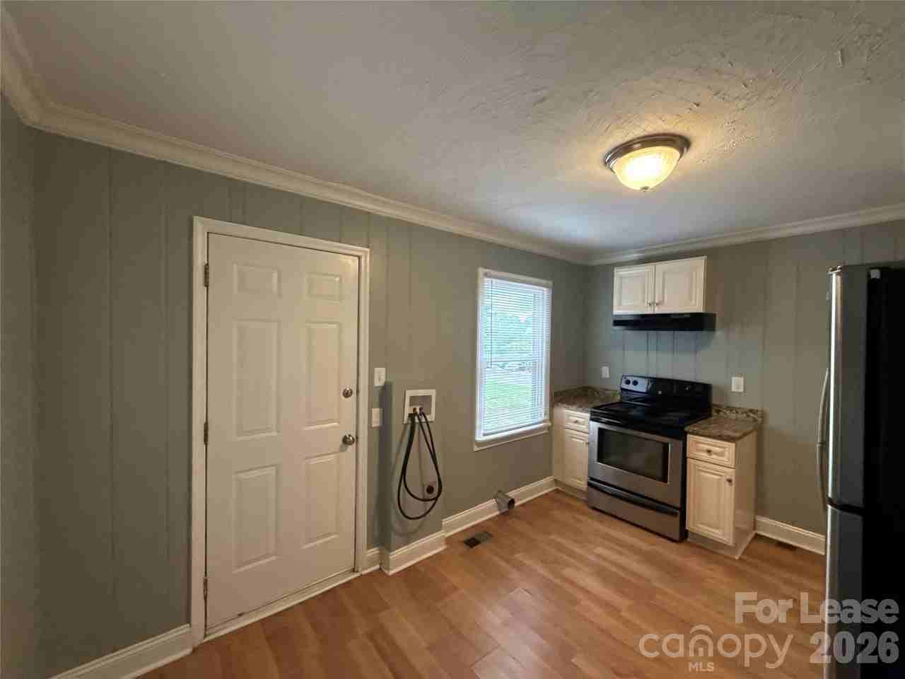 2660 Revolution Park Dr - Photo 5 of 11