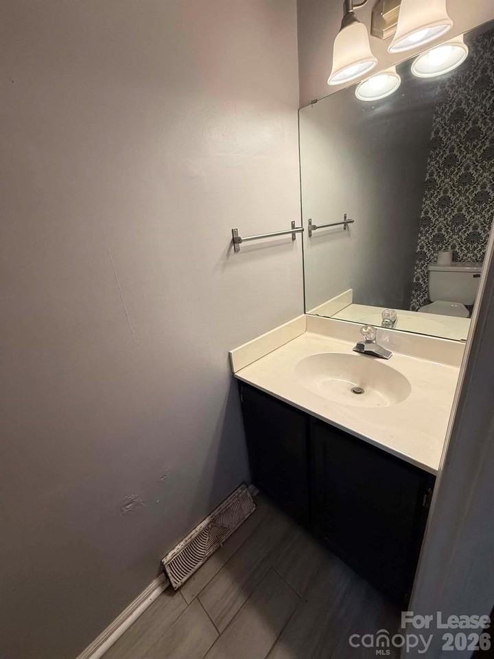 327 Eastwood Dr - Photo 6 of 18