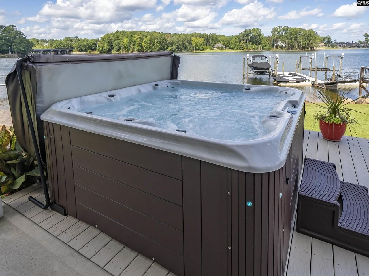 357 Cabana Way - Photo 4 of 34