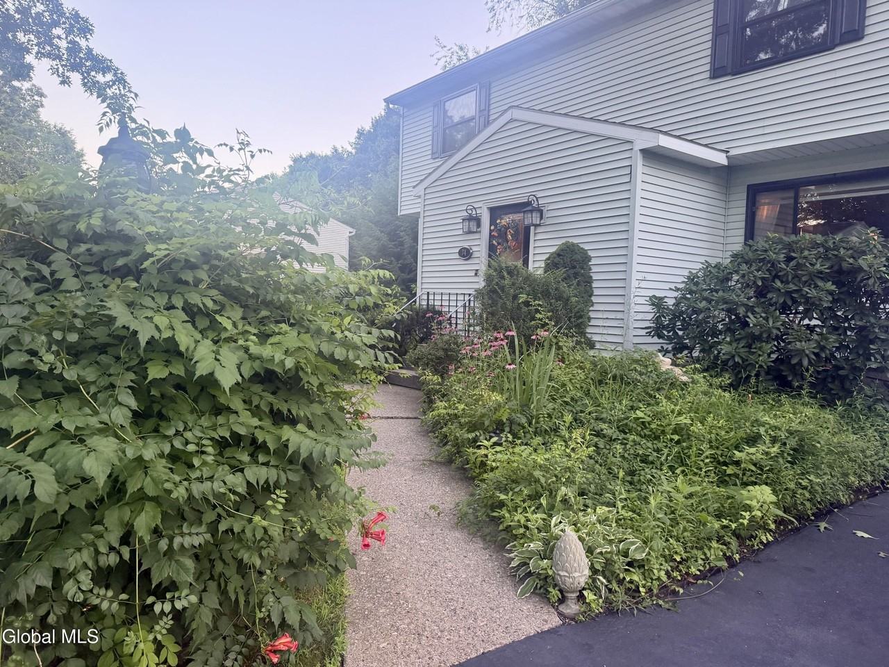 34 Henderson Rd #A - Photo 2 of 20