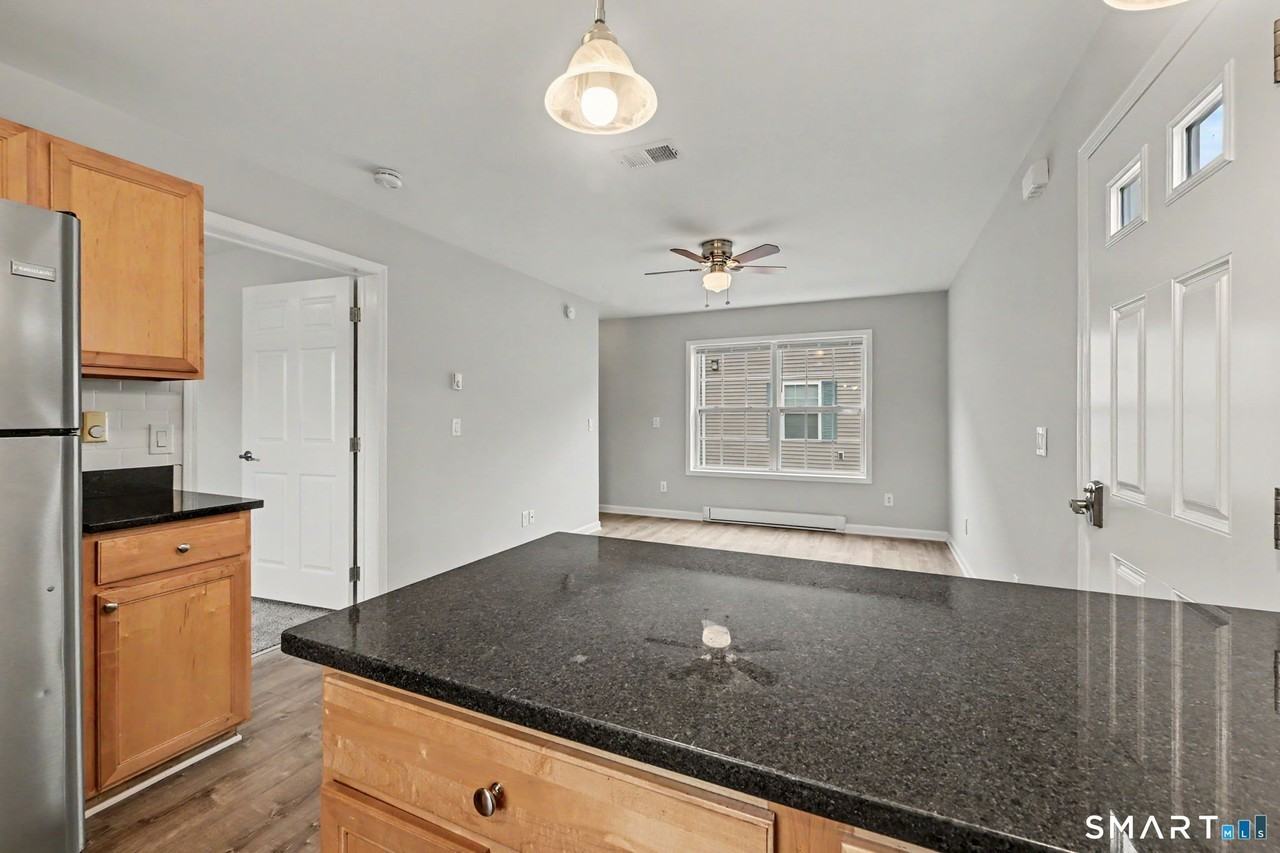 149 S Main St #D - Photo 7 of 36