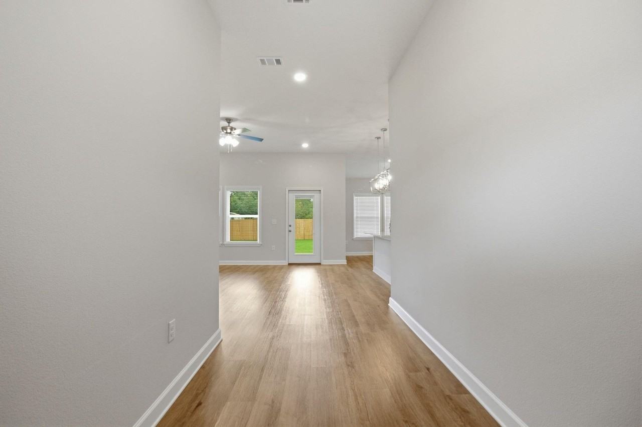 6434 Kylito Cir - Photo 4 of 36
