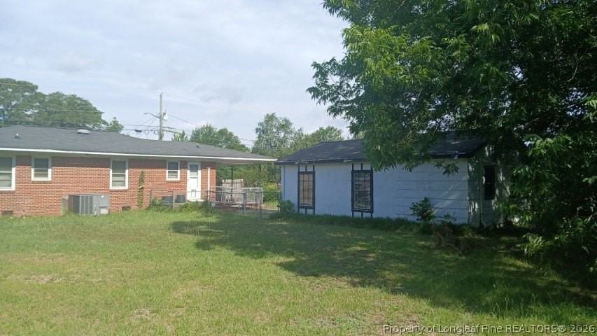 1115 Poplar Dr - Photo 2 of 17