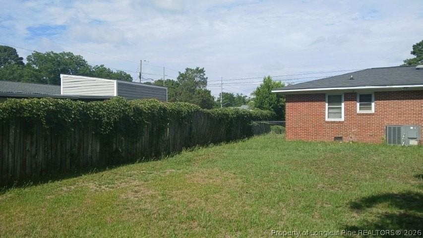 1115 Poplar Dr - Photo 3 of 17