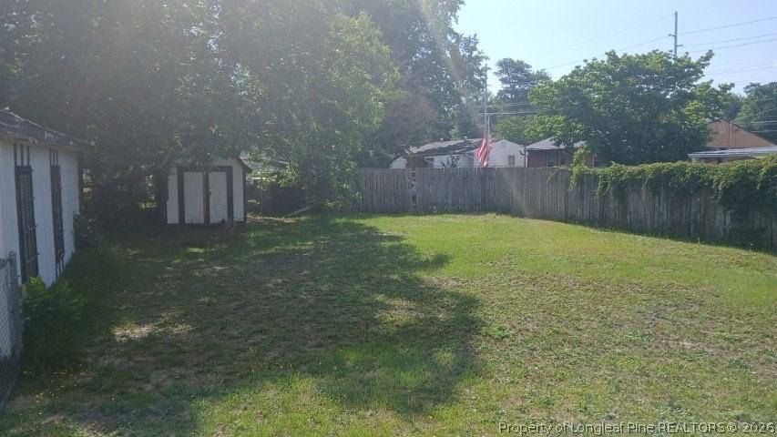 1115 Poplar Dr - Photo 4 of 17