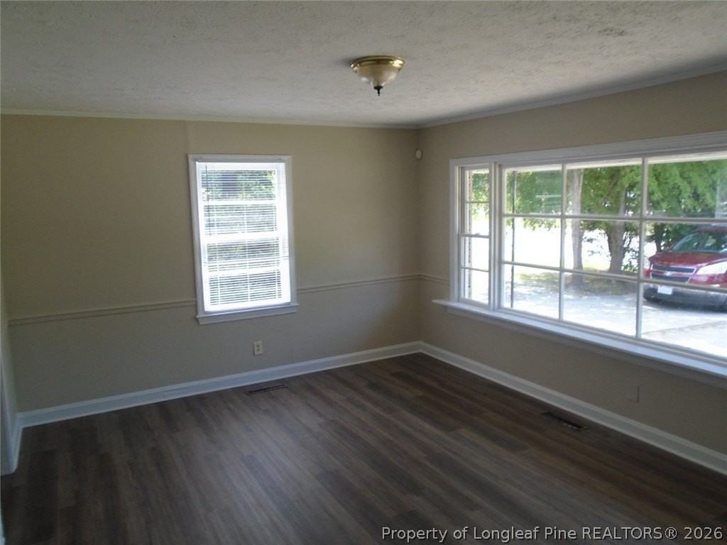 517 Albany St - Photo 4 of 19