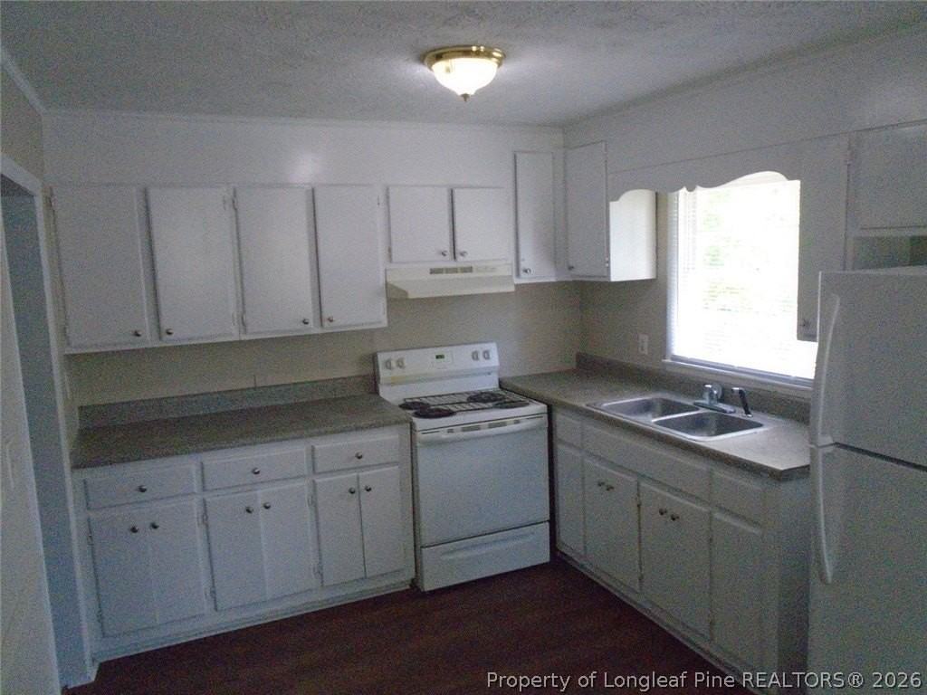 517 Albany St - Photo 7 of 19