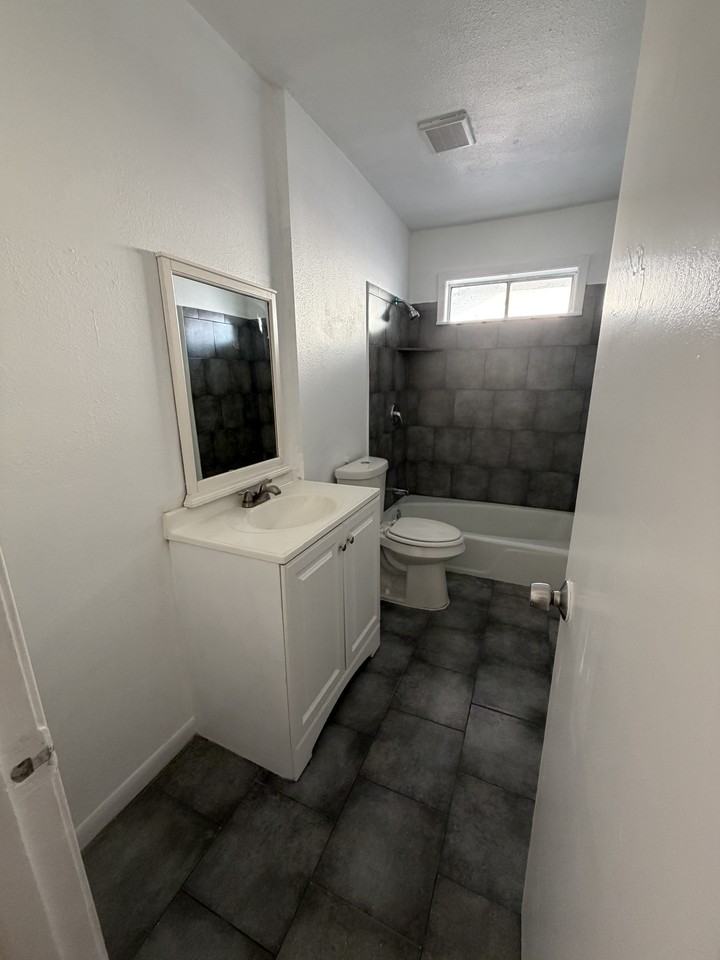 2910 Lourdes St #2910 - Photo 3 of 6