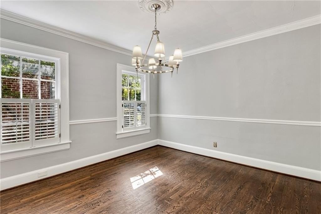666 Yorkshire Rd Ne - Photo 6 of 30