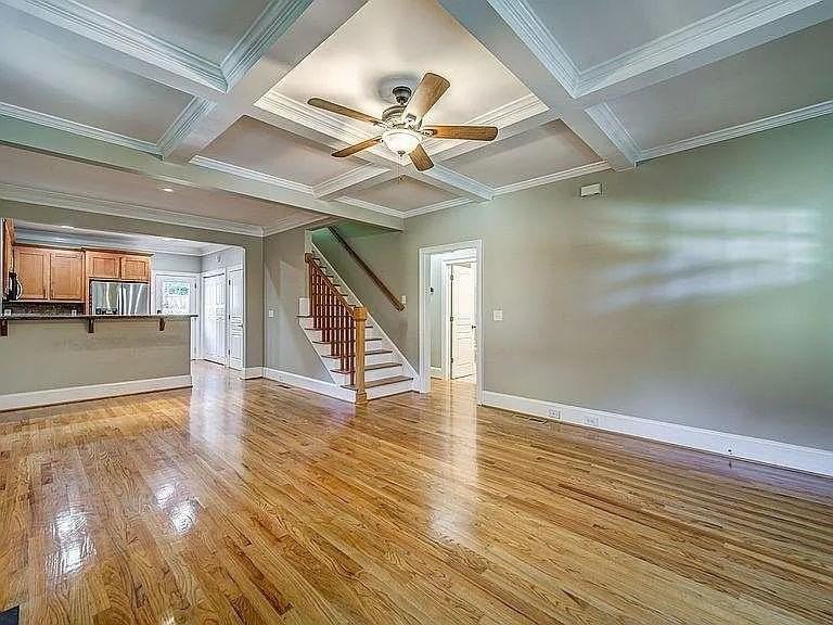 3530 Glenwood Rd - Photo 5 of 38