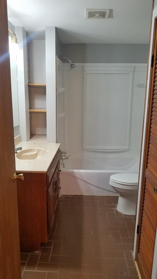 2103 N 28th St #1 - Photo 6 of 11
