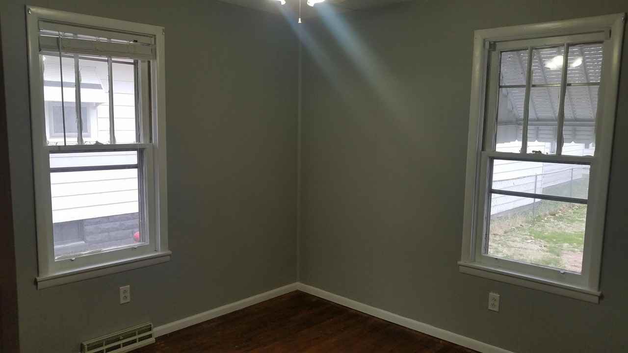 2103 N 28th St #1 - Photo 7 of 11