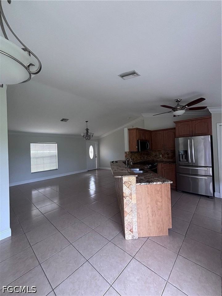 1903 Ne 20th Pl - Photo 2 of 7