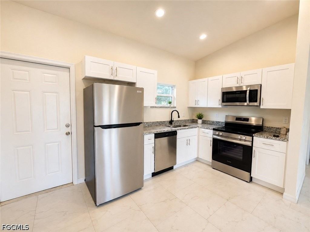 2617 Queen Dr - Photo 3 of 8